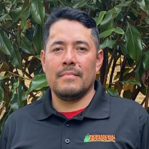 Julio, Manager